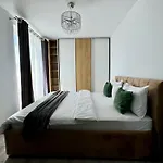Lotus Apartman *